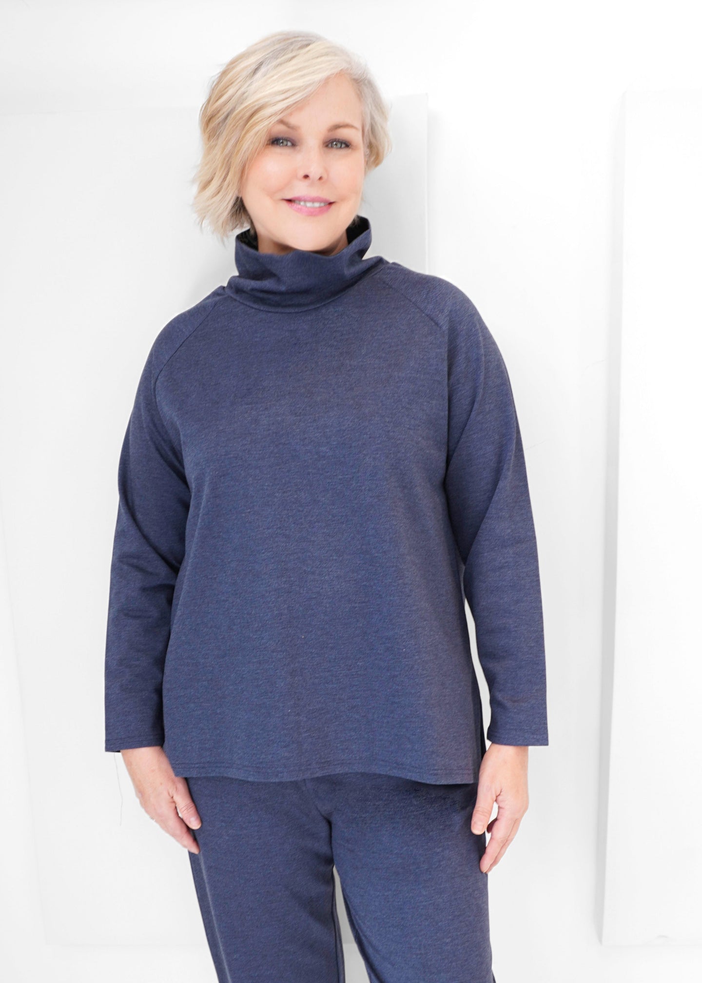 Shepherd's - Ponte Retreat Raglan Top