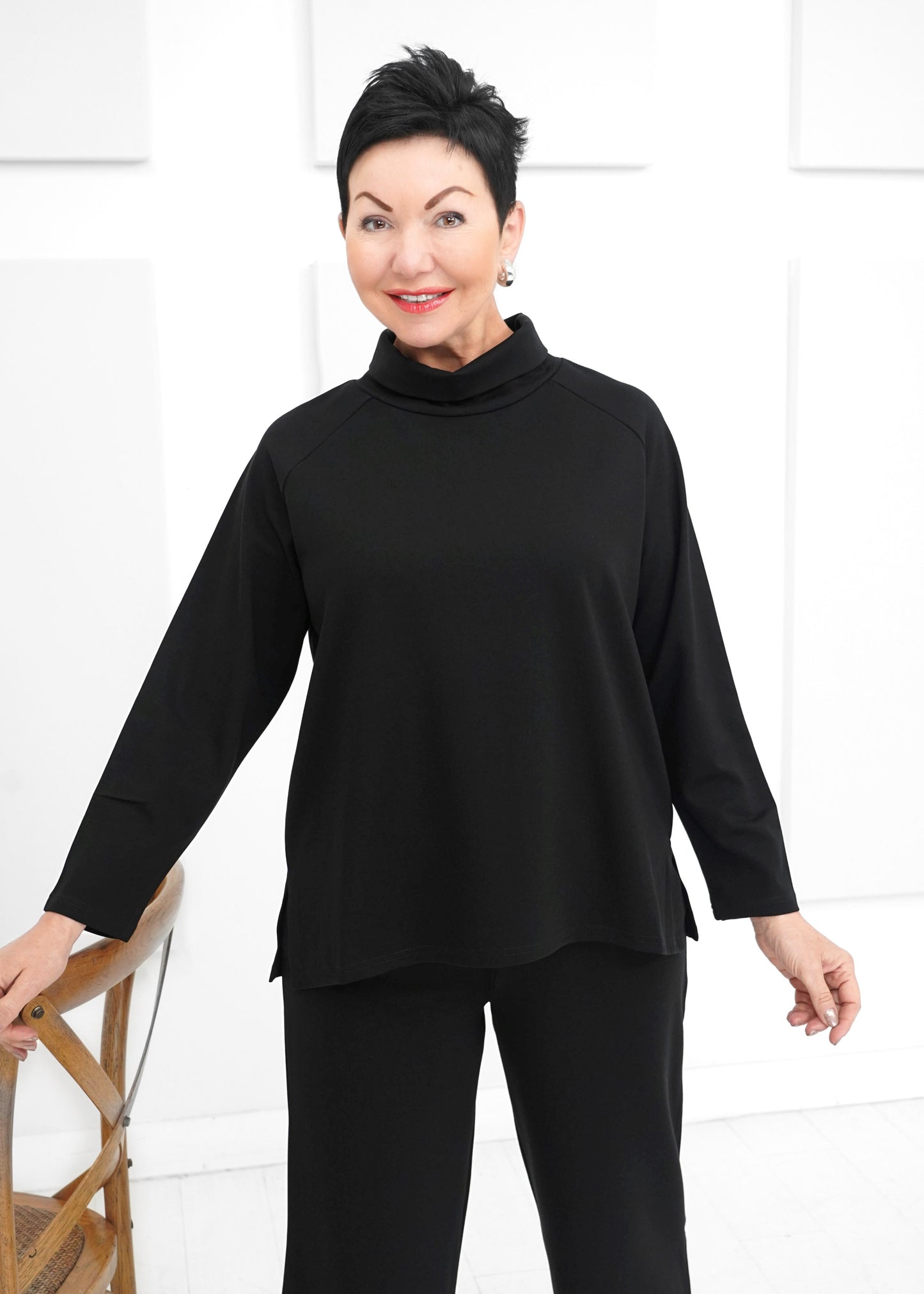 Shepherd's - Ponte Retreat Raglan Top