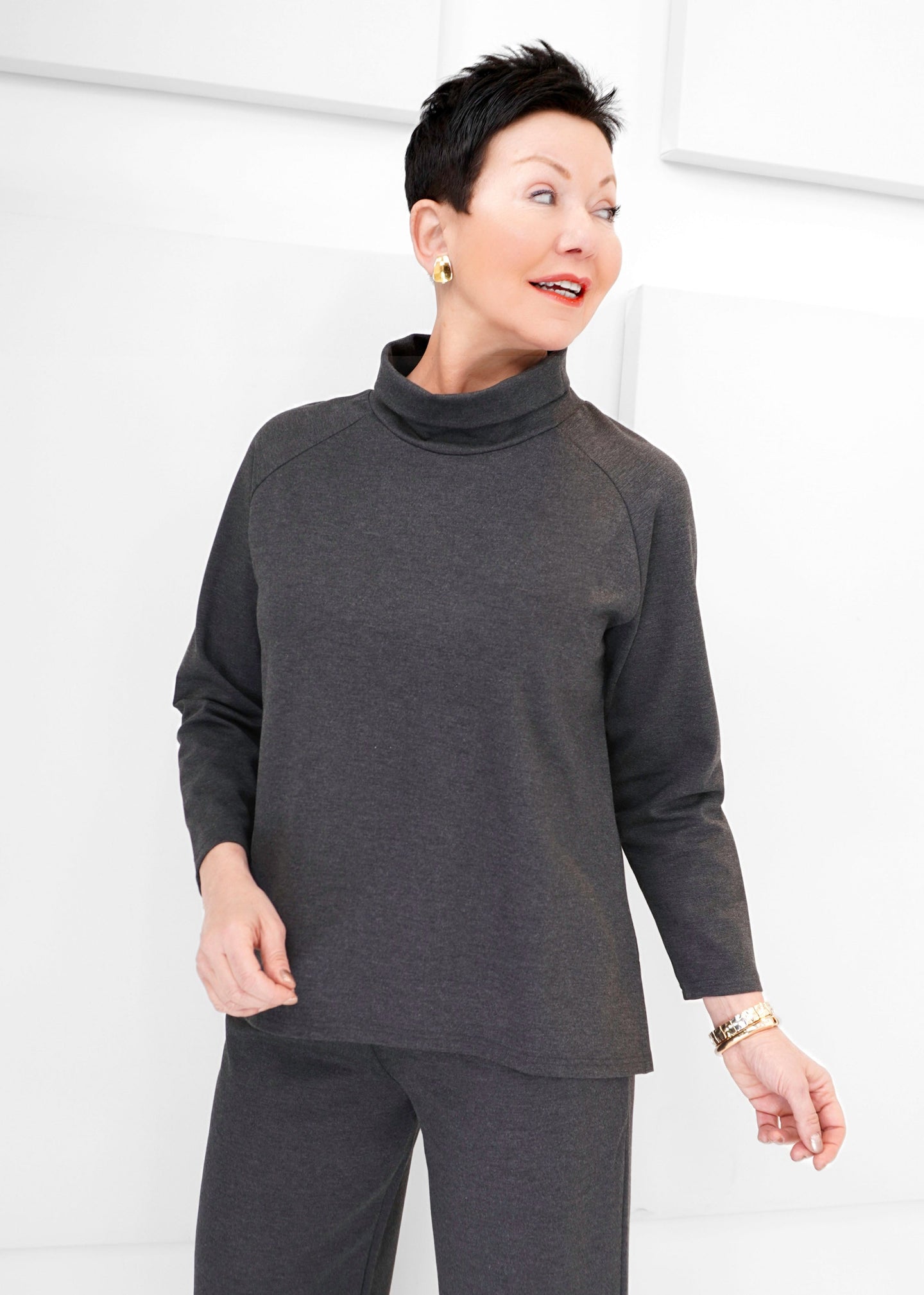 Shepherd's - Ponte Retreat Raglan Top