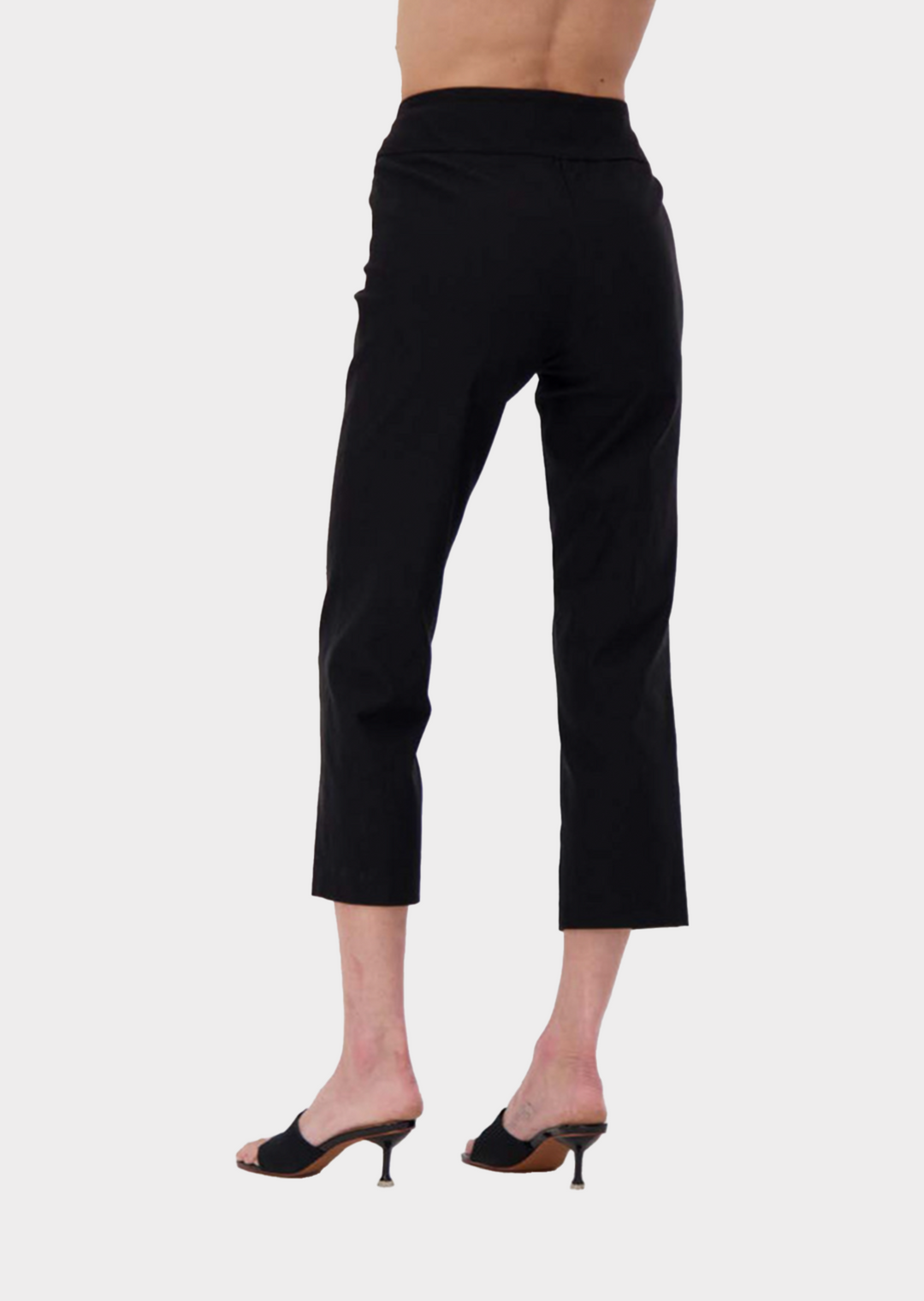 982 - Spanner Essentials - The Pull On Tummy Control Capri Pant